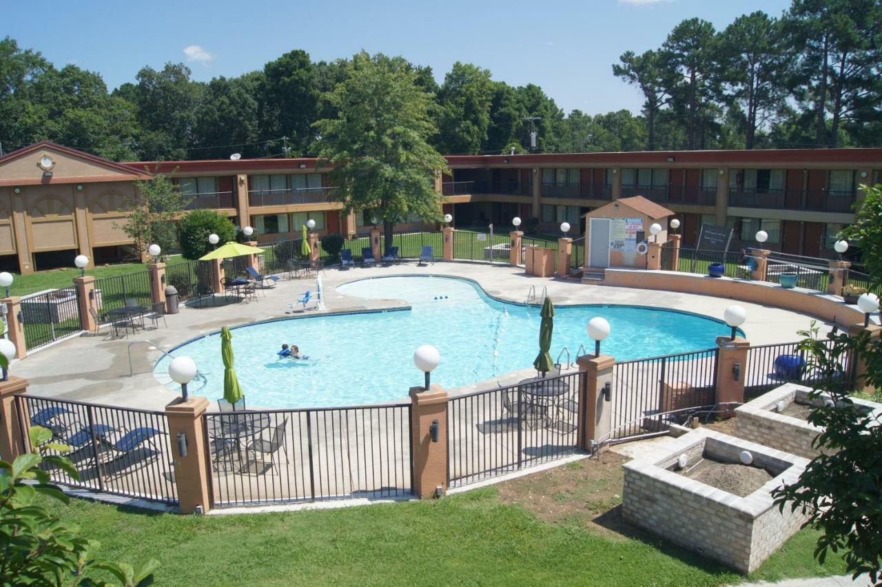 Days Inn By Wyndham Durham/Near Duke University Εξωτερικό φωτογραφία